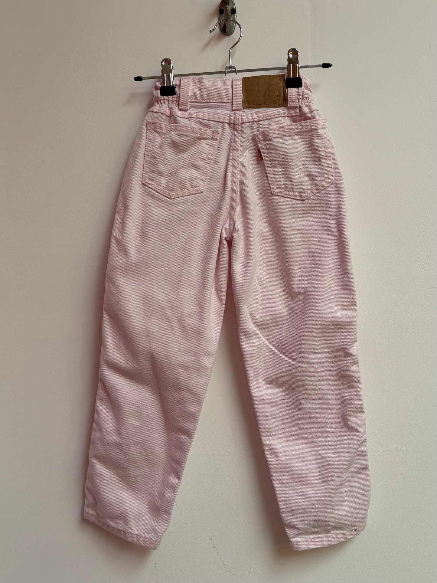 roze paperbag Levi’s jeans (5/6 jaar)