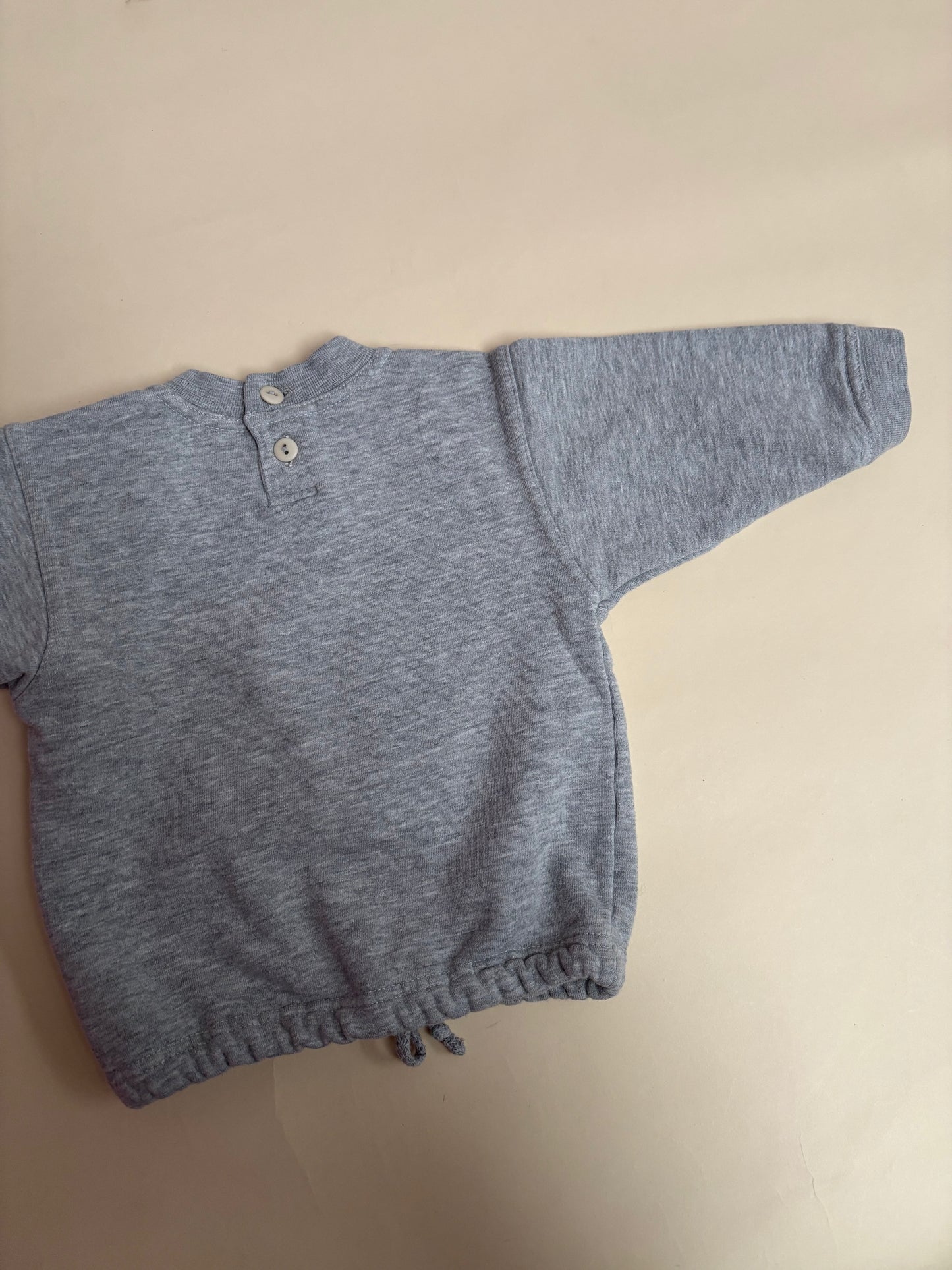 Oshkosh sweater (12/18 mnd)