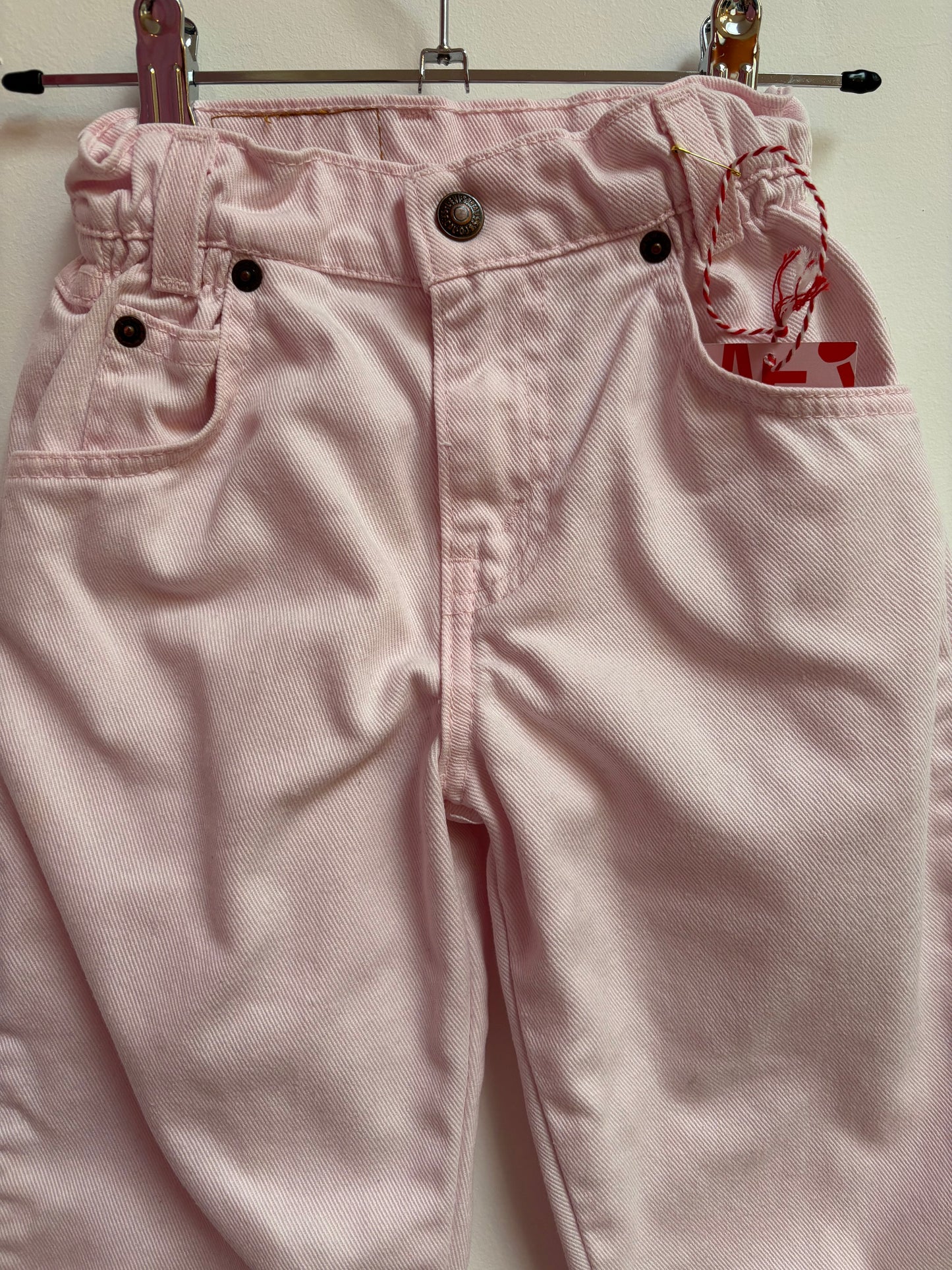 roze paperbag Levi’s jeans (5/6 jaar)